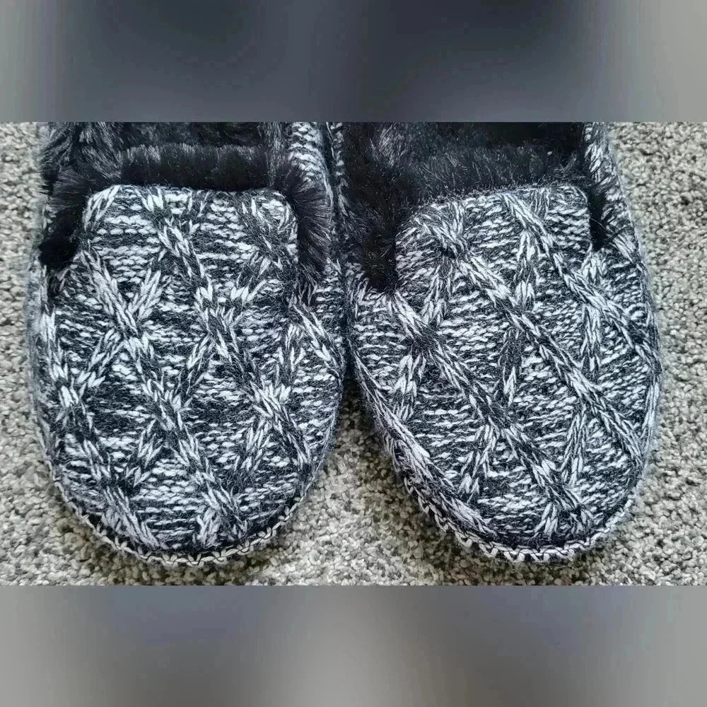 WOMENS MUK LUKS COMFORT COZY SLIPPERS SIZE LARGE 9-10 - Picture 2 of 8